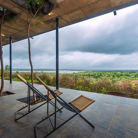 Saffronstays Zen, Igatpuri - Lake-View Villa With Indoor And Outdoor Games Екстер'єр фото