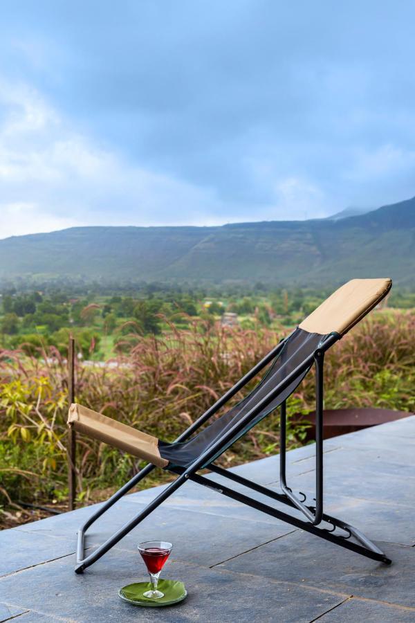 Saffronstays Zen, Igatpuri - Lake-View Villa With Indoor And Outdoor Games Екстер'єр фото