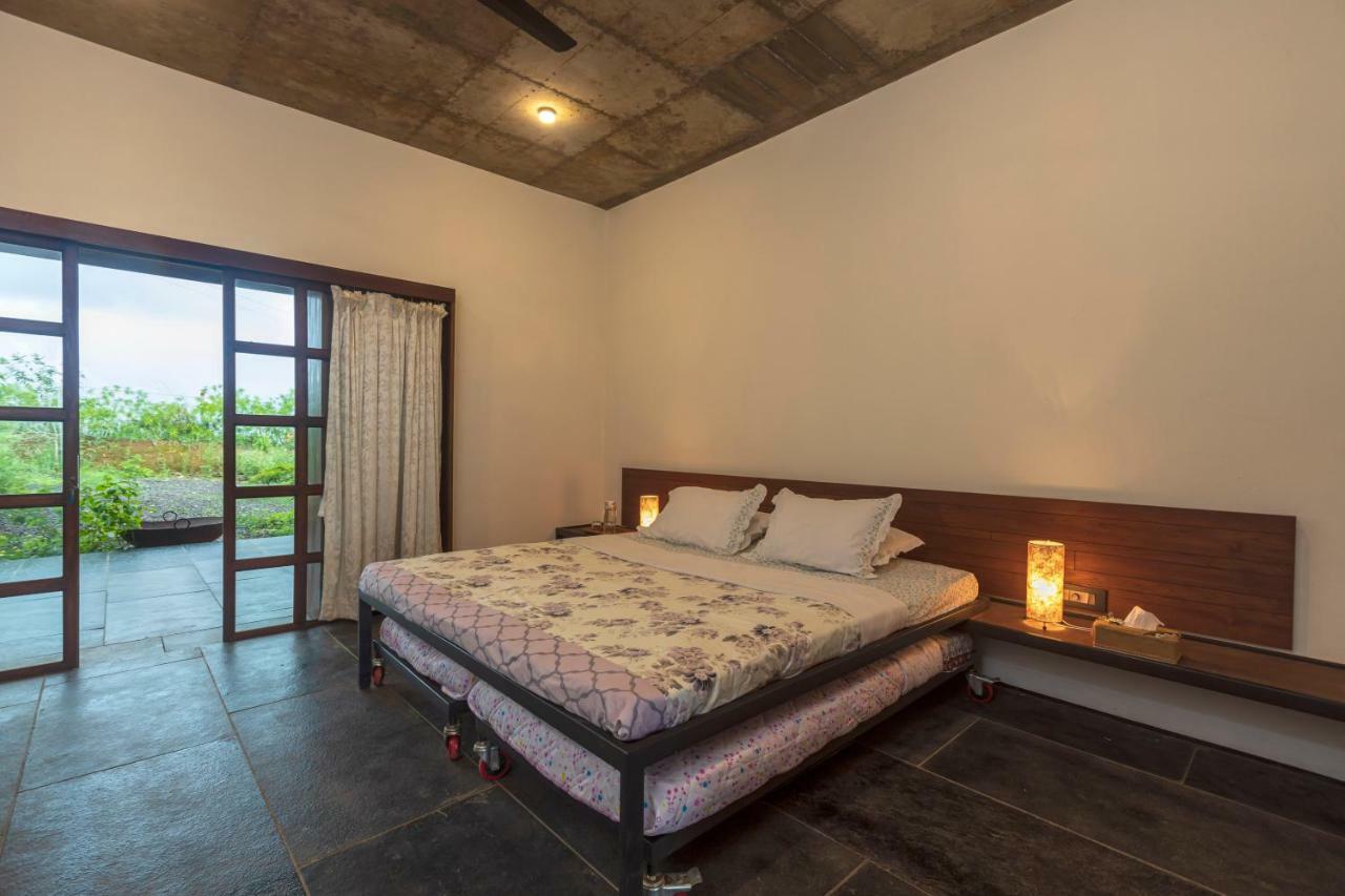 Saffronstays Zen, Igatpuri - Lake-View Villa With Indoor And Outdoor Games Екстер'єр фото