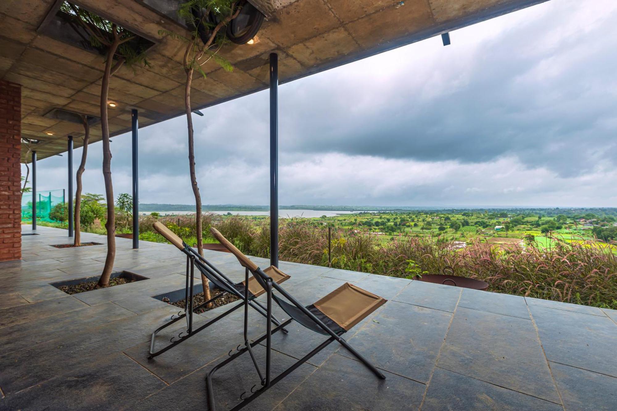 Saffronstays Zen, Igatpuri - Lake-View Villa With Indoor And Outdoor Games Екстер'єр фото